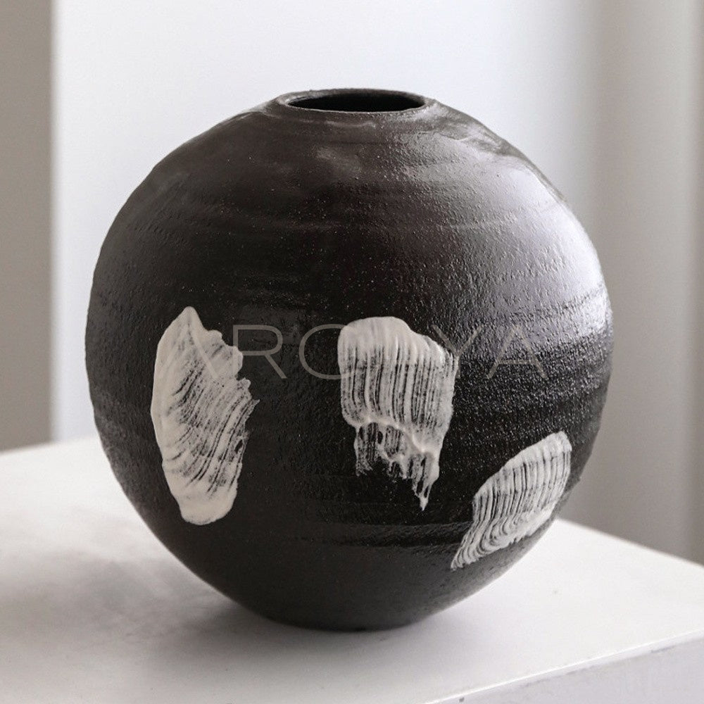 Sunxun Collab Black Brushed Ceramic Vase - main