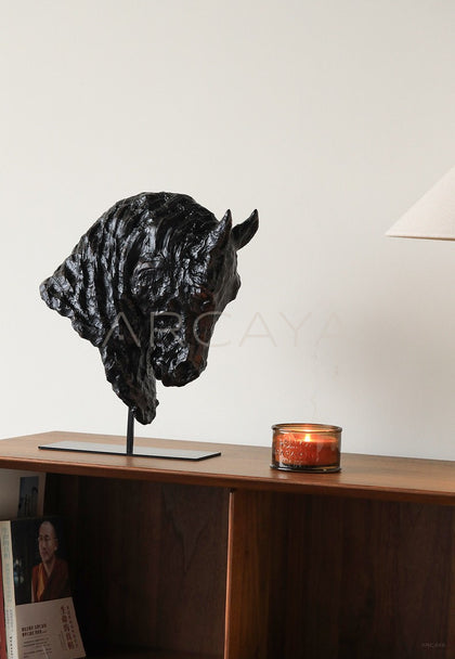 Entryway Horse Ornament Hotel - scene