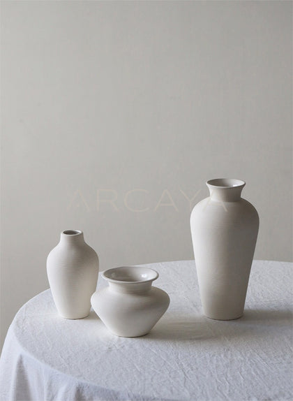 Chinese Mini Ceramic Jar Bud Vase - scene
