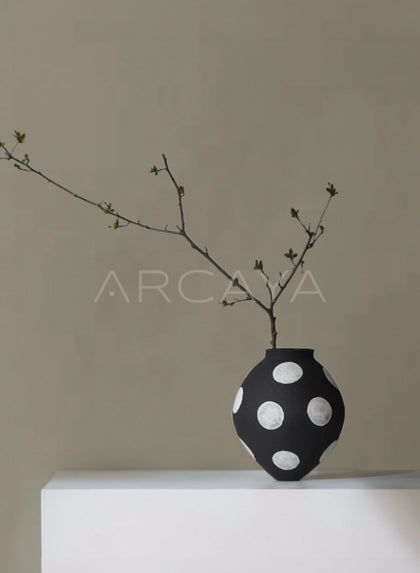 Dadan Jingdezhen Wabi Sabi Floor Jar Vase - scene