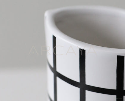 Chinese Polka Dot Ceramic Vase - scene