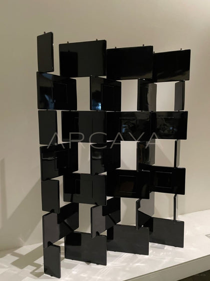 Adjustable Modular Lacquer Folding Screen - scene