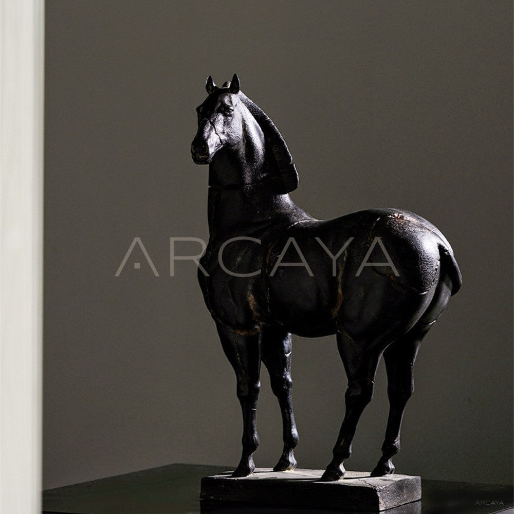 Horse Ornament Desktop Entryway - main
