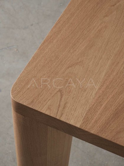 Natural Oak Dining Table - detail