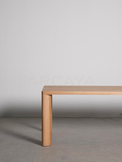 Natural Oak Dining Table - detail