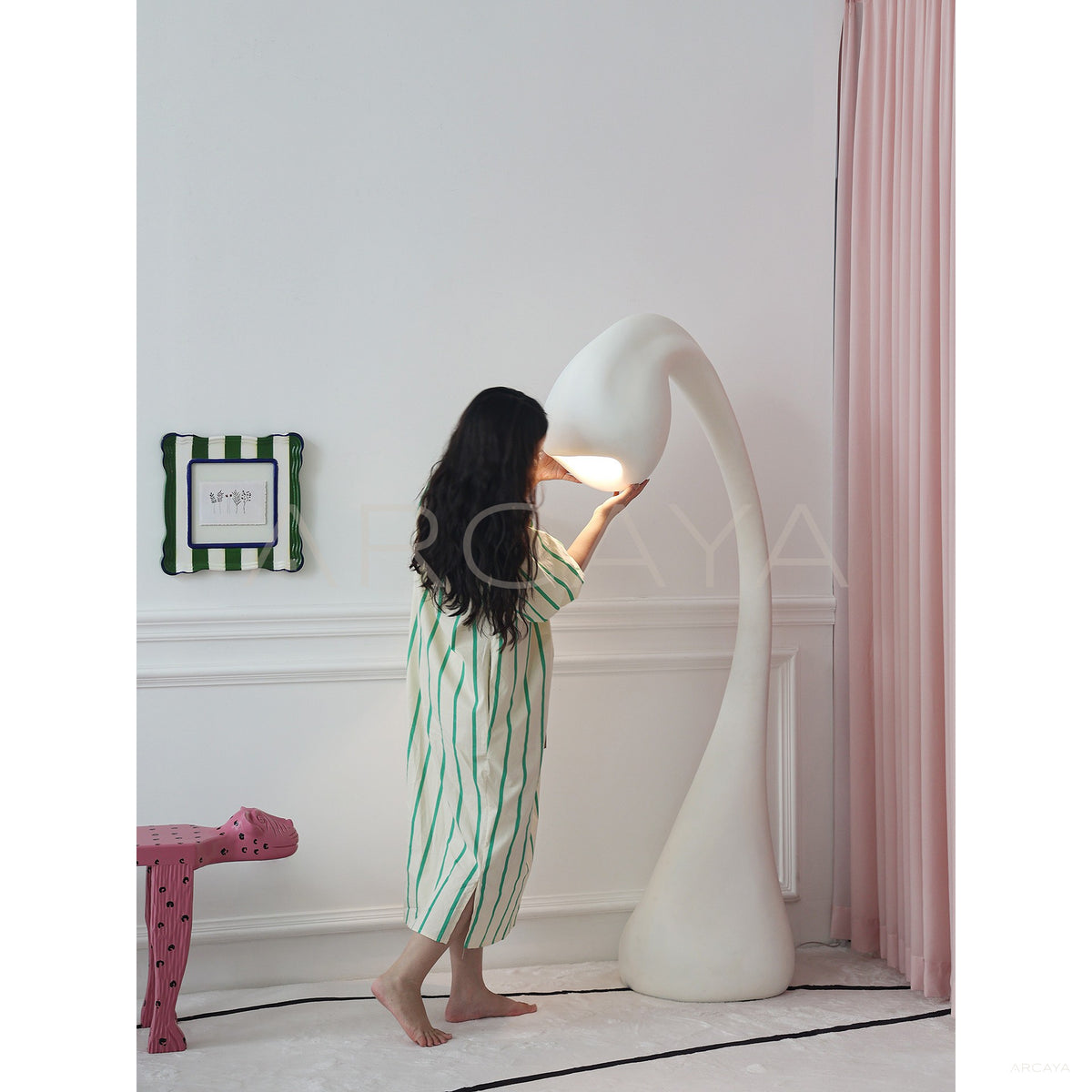 Organic Curve Lamp — Table Lighting in detail