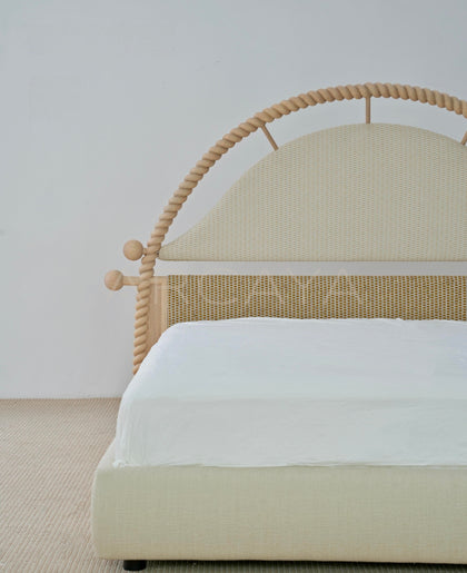 Twisted Frame Solid Wood Bed - detail