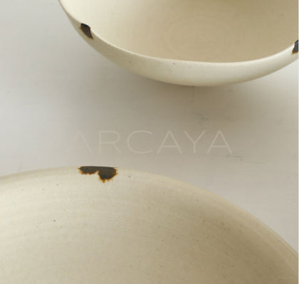 Amu Collab Ink Dot Ceramic Plate - scene