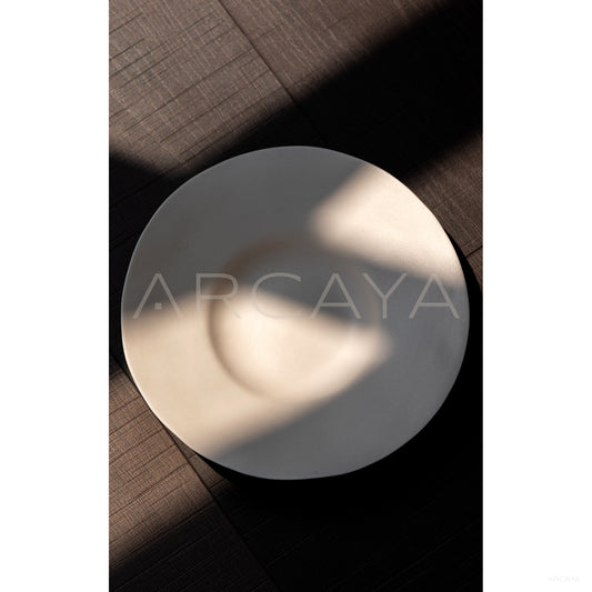 Amu Collab Cream Irregular Salad Plate - scene