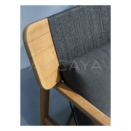 Archi Outdoor Lounge Chair - scene