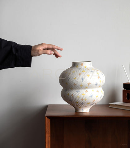 Dadan Hand Painted Double Gourd Vase - scene