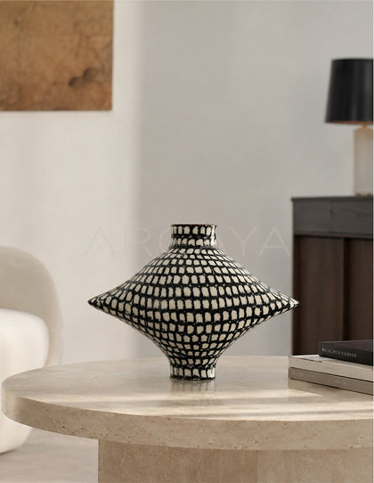 Dadan Dark Green Checkered Ceramic Vase - scene