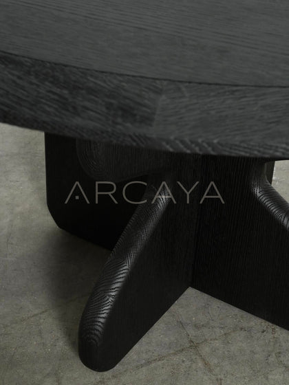 Old Money Style Dining Table - detail