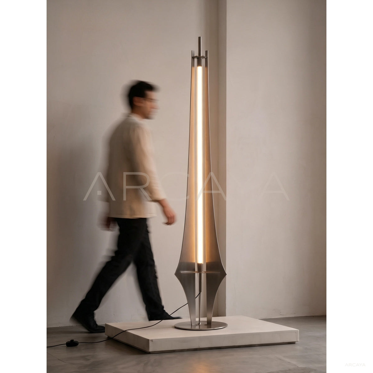 Sens Tower Floor Lamp in detail