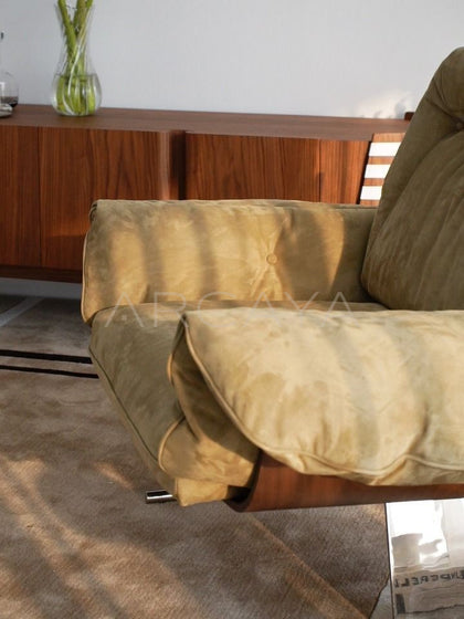 Yiduo Warm Wood Lounge Chair - detail
