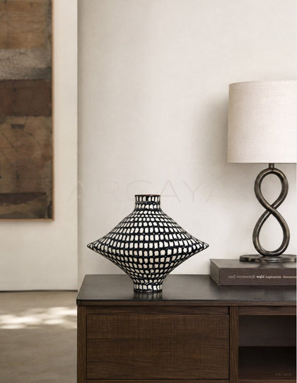 Dadan Hand Painted Plaid Vase - scene