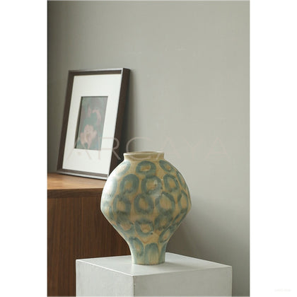 Jingdezhen Vintage Wabi Sabi Vase Designer - scene