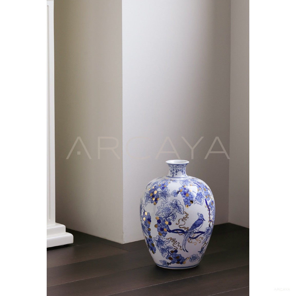 Hand Painted Blue White Gilded Fruit Vase in detail