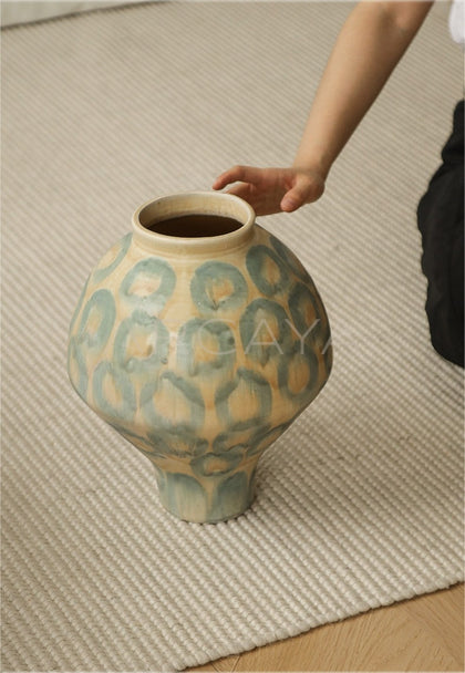 Jingdezhen Vintage Wabi Sabi Vase Designer - scene