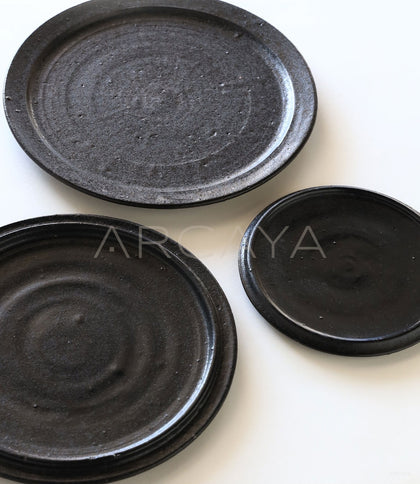 Amu Collab Black Swirl Stoneware Salad Plate - scene