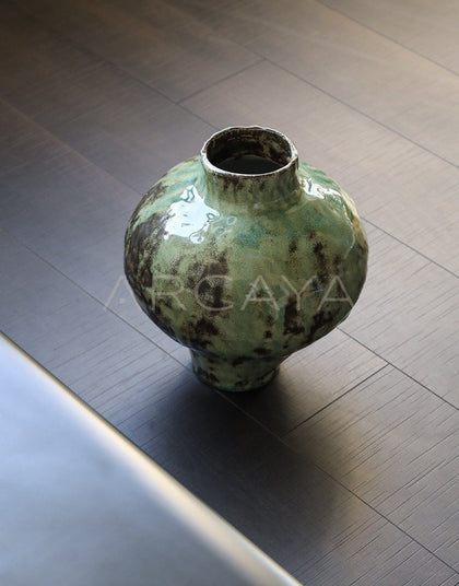 Vintage Jingdezhen Wide Mouth Vase - scene