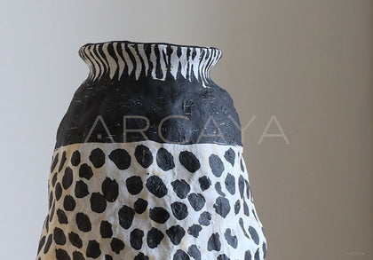 Wabi Sabi Jingdezhen Chinese Jar Art Vase - scene