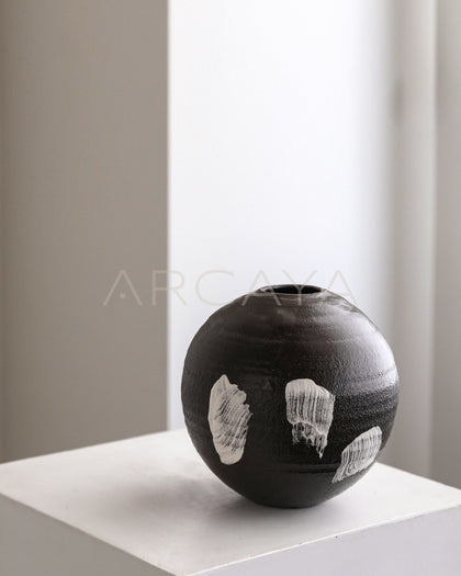 Sunxun Collab Black Brushed Ceramic Vase - scene
