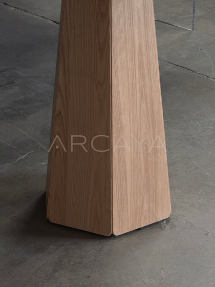Minimalist Solid Wood Round Table - detail