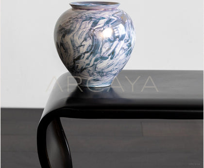 Twisted Glaze Blurred Ceramic Vase - scene