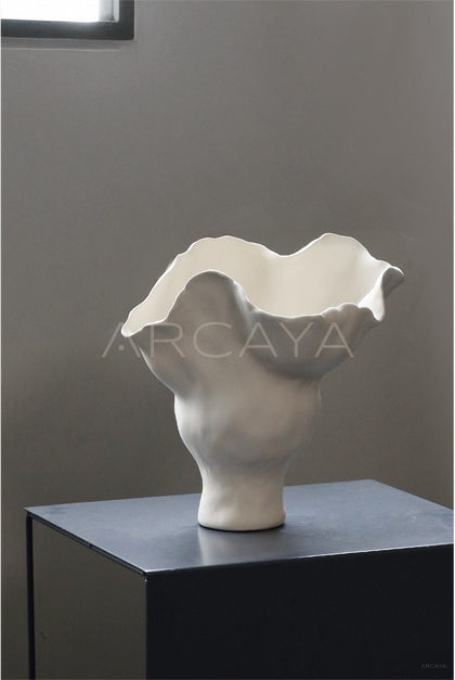 Jingdezhen White Floor Vase - scene