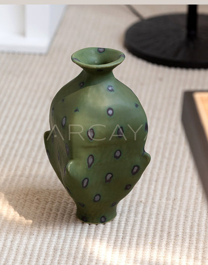 Dadan Irregular Ceramic Vase - scene