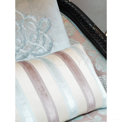 French Vintage Chaise Lounge - scene