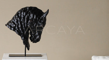 Entryway Horse Ornament Hotel - scene