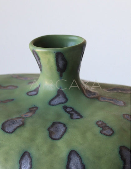 Dadan Vintage Art Ceramic Vase - scene