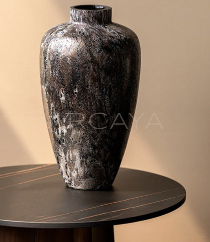 Vintage Dust Texture Glass Vase - scene