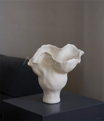 Jingdezhen White Floor Vase - scene