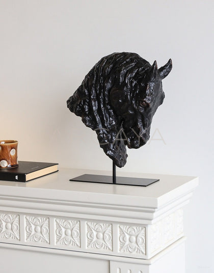 Entryway Horse Ornament Hotel - scene