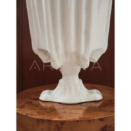 Snow Mountain Vase - scene