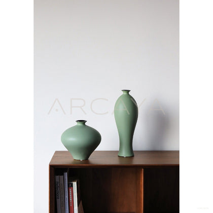 Song Style Small Mouth Ceramic Vase - scene