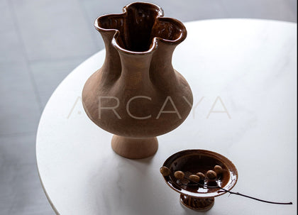 Dadan Handmade Footed Ceramic Dish - scene