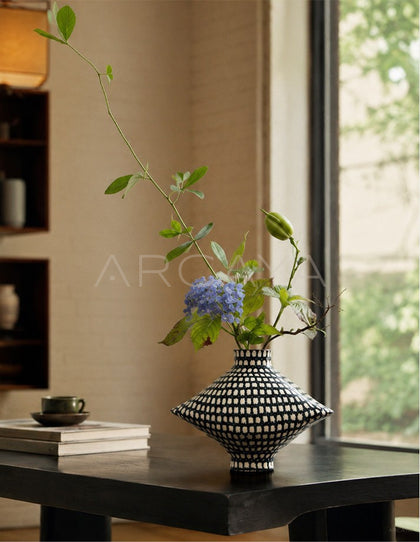 Dadan Hand Painted Checkered Vase Bedroom - scene