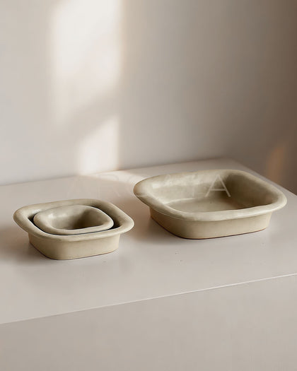 Amu Collab Folded Edge Square Ceramic Plate - scene