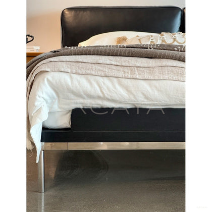 Jeaek Lengxu Square Bed - scene