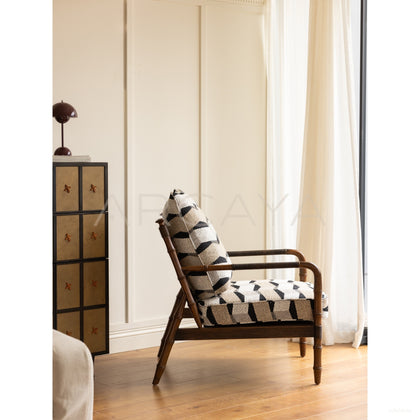 Vintage Relaxed Lounge Chair - scene