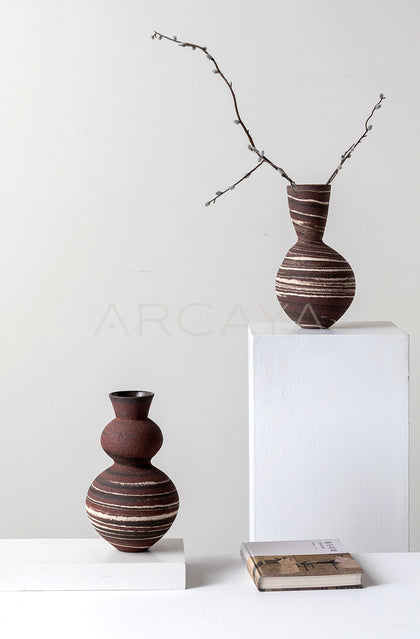 Dadan Marbled Clay Vase Living Room - scene