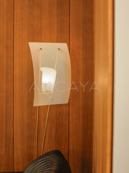 Kite Sculptural Floor Lamp - scene