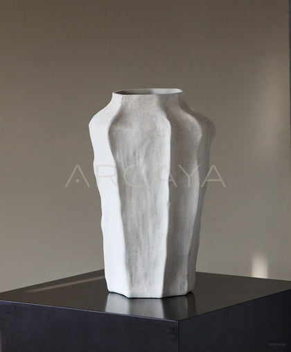 Jingdezhen Art Vessel Entryway Gift - scene
