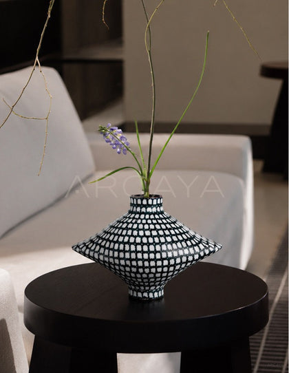 Dadan Hand Painted Checkered Vase Living Room - scene