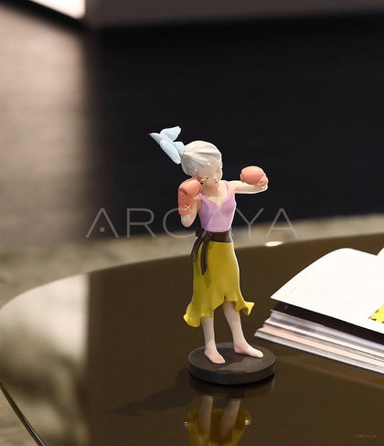 Sweet Strike Artist Sculpture - scene