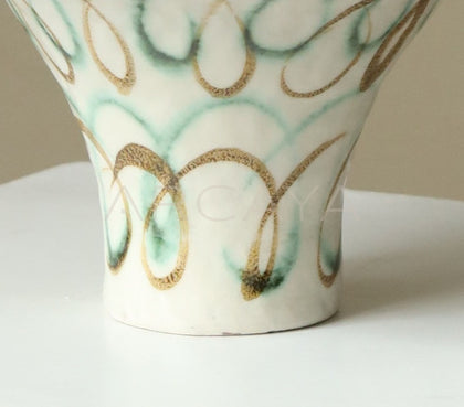 Dadan Jingdezhen Handmade Vase - scene